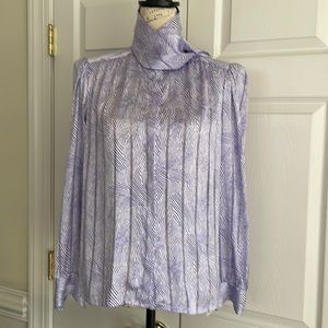 Galinda Wang buttons down shirt